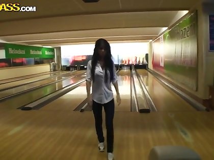 This hottie lost me bowling beggar and needs to suck my dick